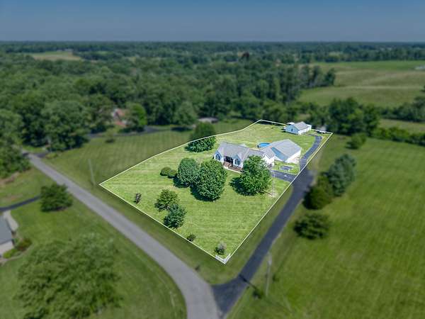 1.8 Acres of Residential Land with Home for Sale in Jamestown, Tennessee