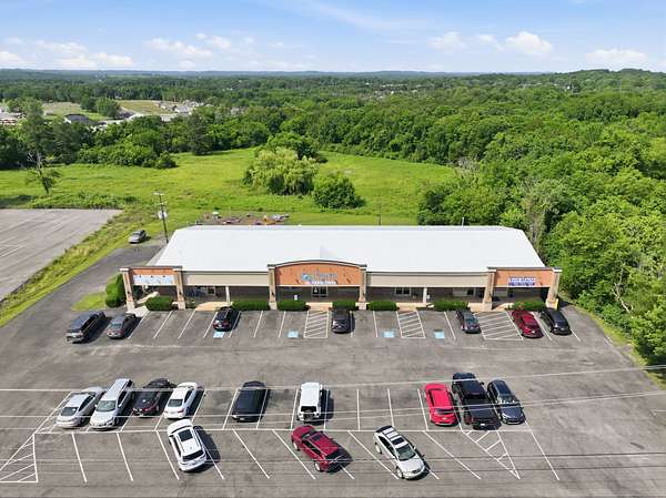 1.67 Acres of Improved Commercial Land for Sale in Shelbyville, Tennessee