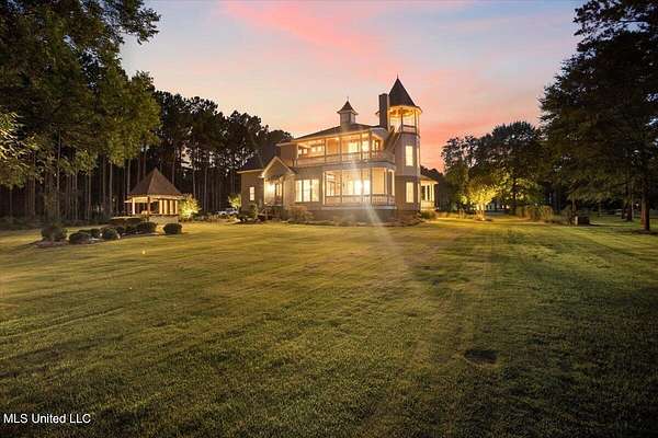 3.16 Acres of Residential Land with Home for Sale in Madison, Mississippi