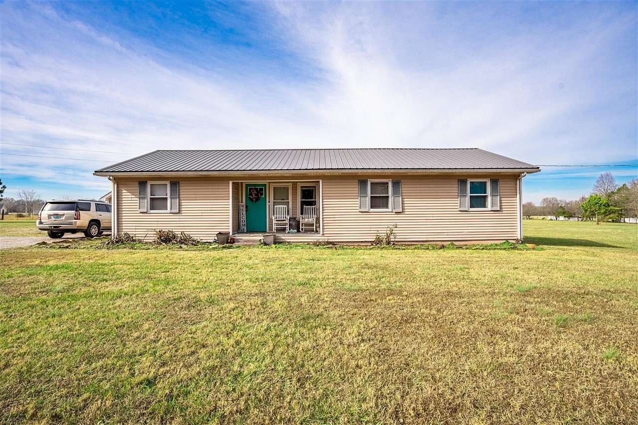 2 Acres of Residential Land with Home for Sale in Russellville, Kentucky