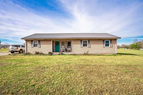 2 Acres of Residential Land with Home for Sale in Russellville, Kentucky