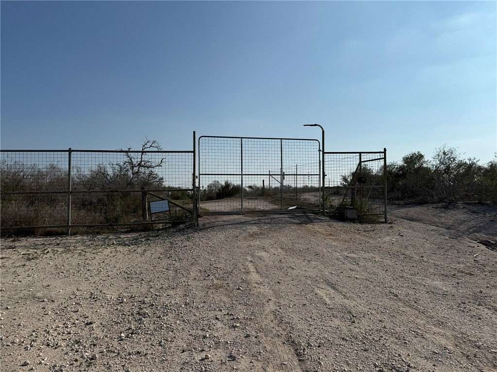 20 Acres of Recreational Land for Sale in George West, Texas