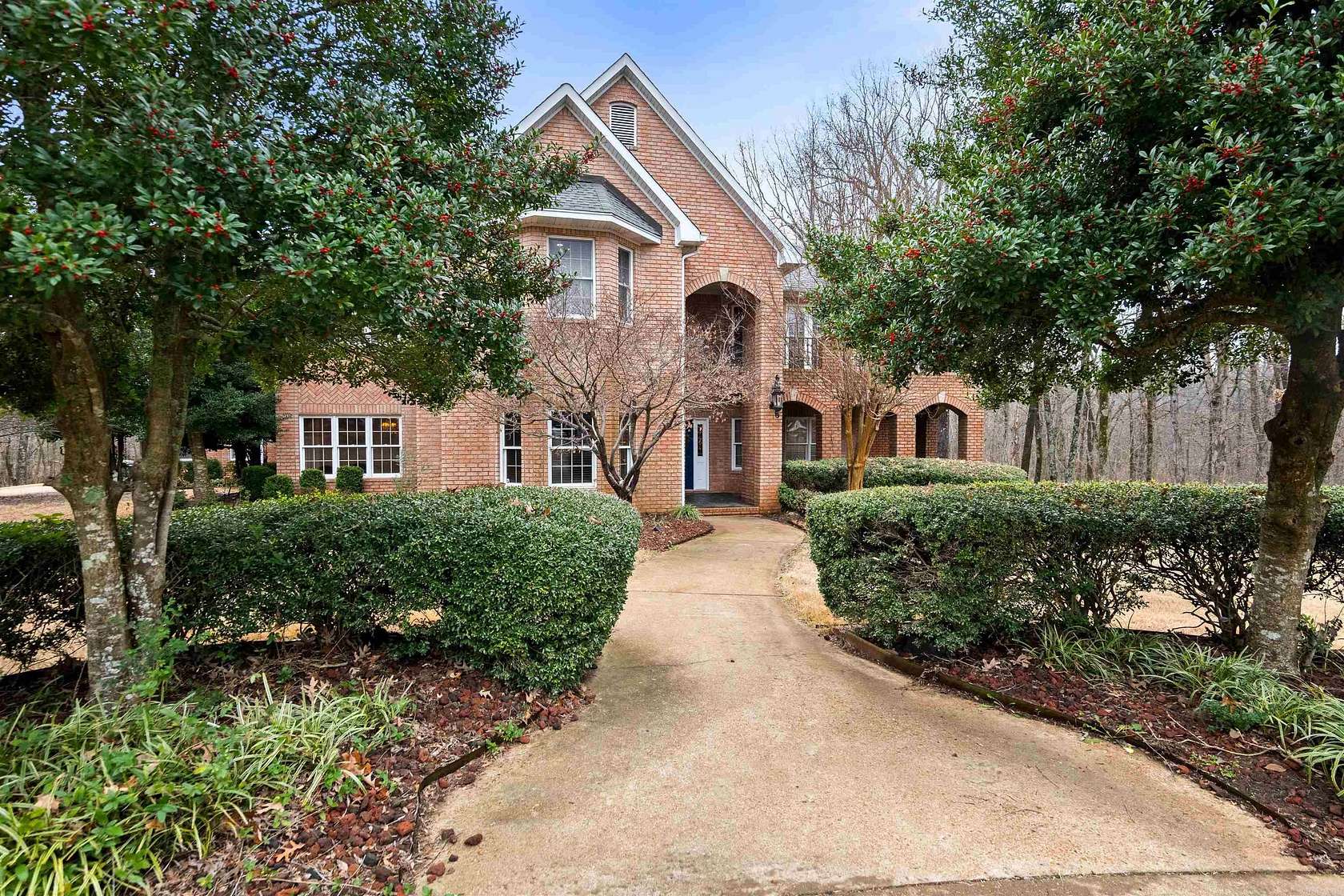 9.24 Acres of Residential Land with Home for Sale in Jonesboro, Arkansas