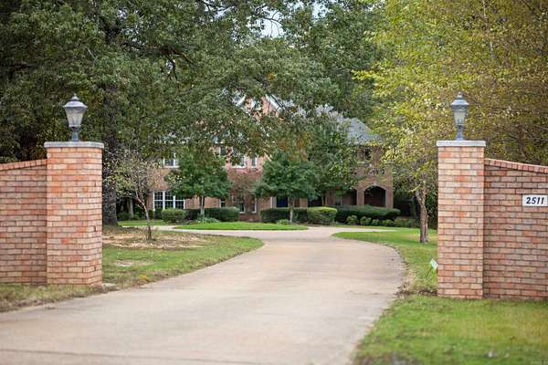 9.24 Acres of Land with Home for Sale in Jonesboro, Arkansas