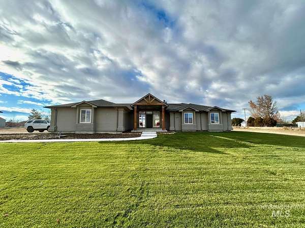1.64 Acres of Residential Land with Home for Sale in Nampa, Idaho