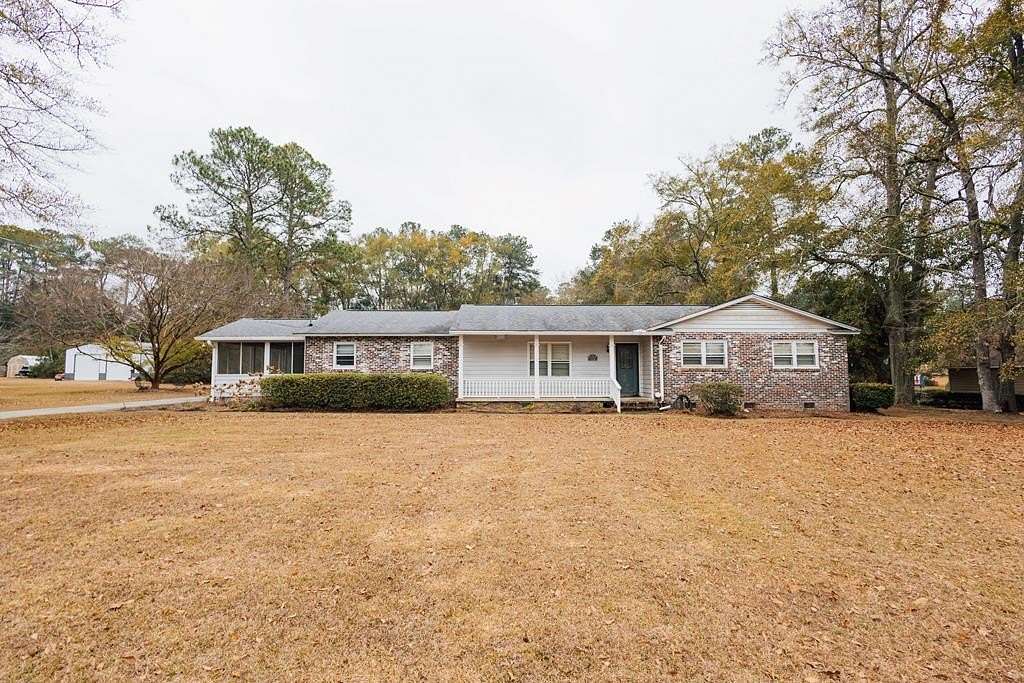 2.2 Acres of Residential Land with Home for Sale in Thomasville, Georgia
