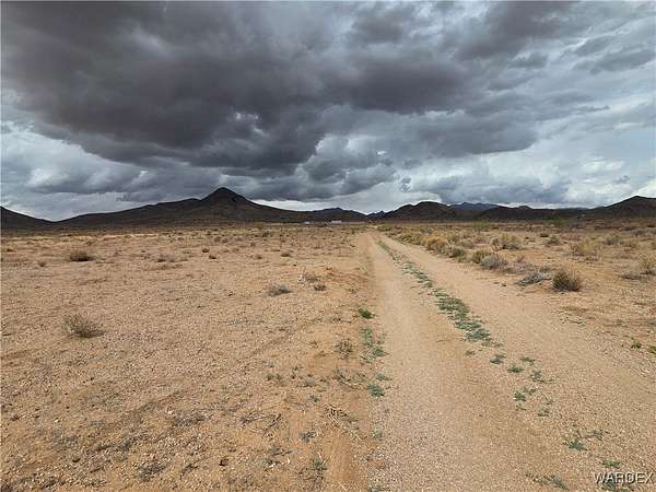 5 Acres of Land for Sale in Kingman, Arizona