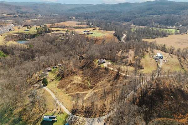 5 Acres of Land for Sale in Williamsburg, Kentucky