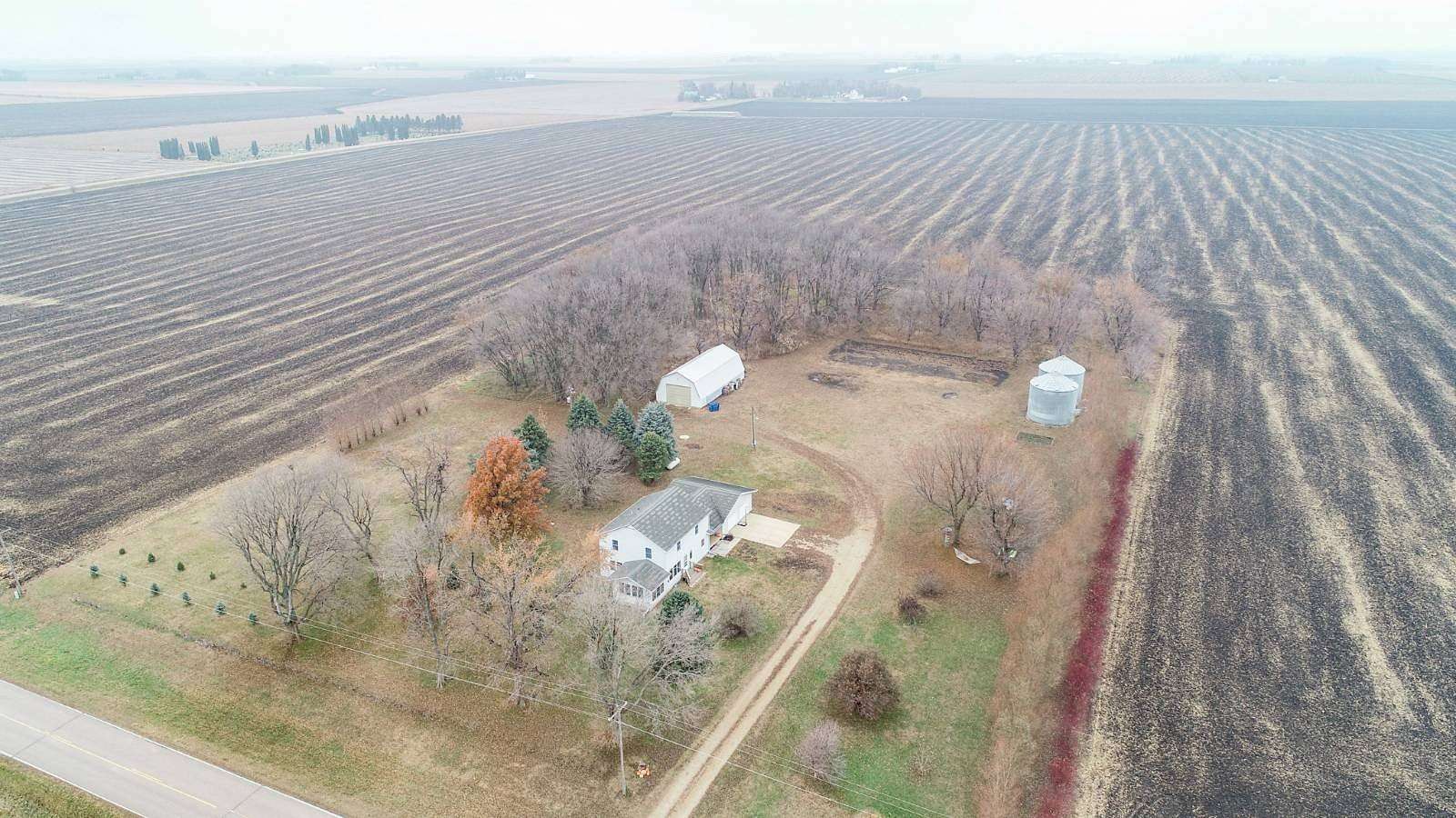4.47 Acres of Residential Land with Home for Sale in Boyden, Iowa