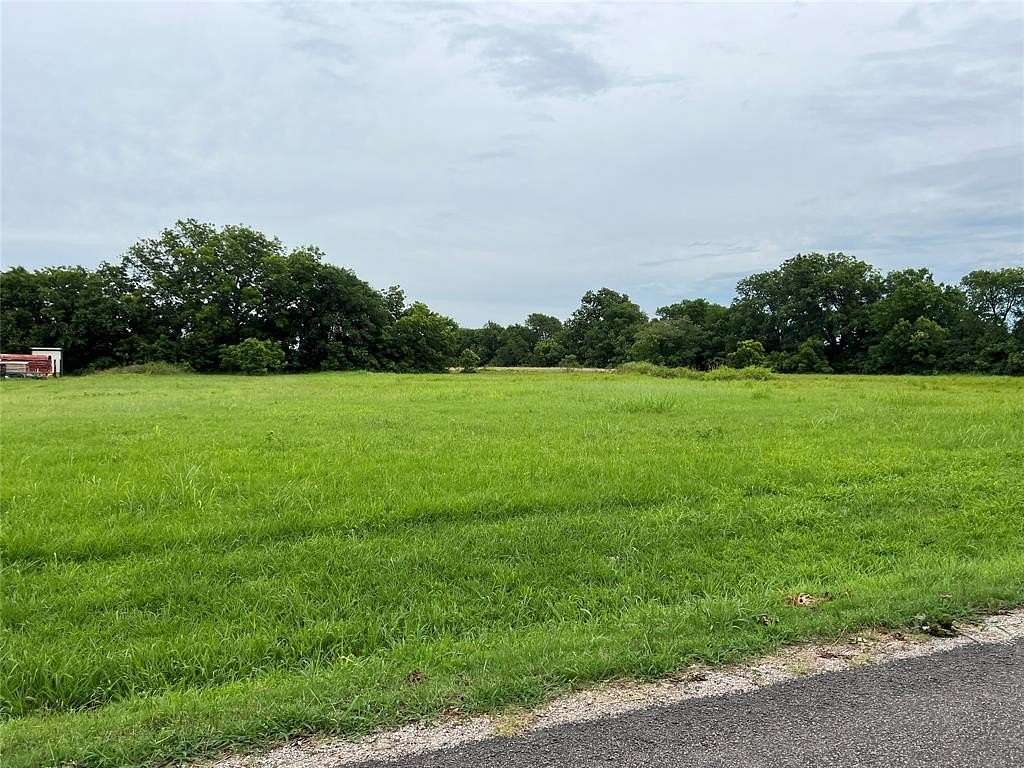 1 Acre of Residential Land for Sale in Farmersville, Texas
