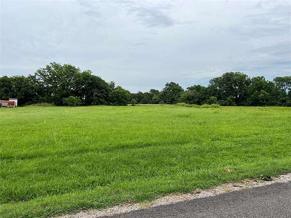 1 Acre of Residential Land for Sale in Farmersville, Texas