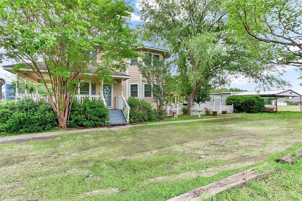 2 Acres of Residential Land with Home for Sale in Denison, Texas