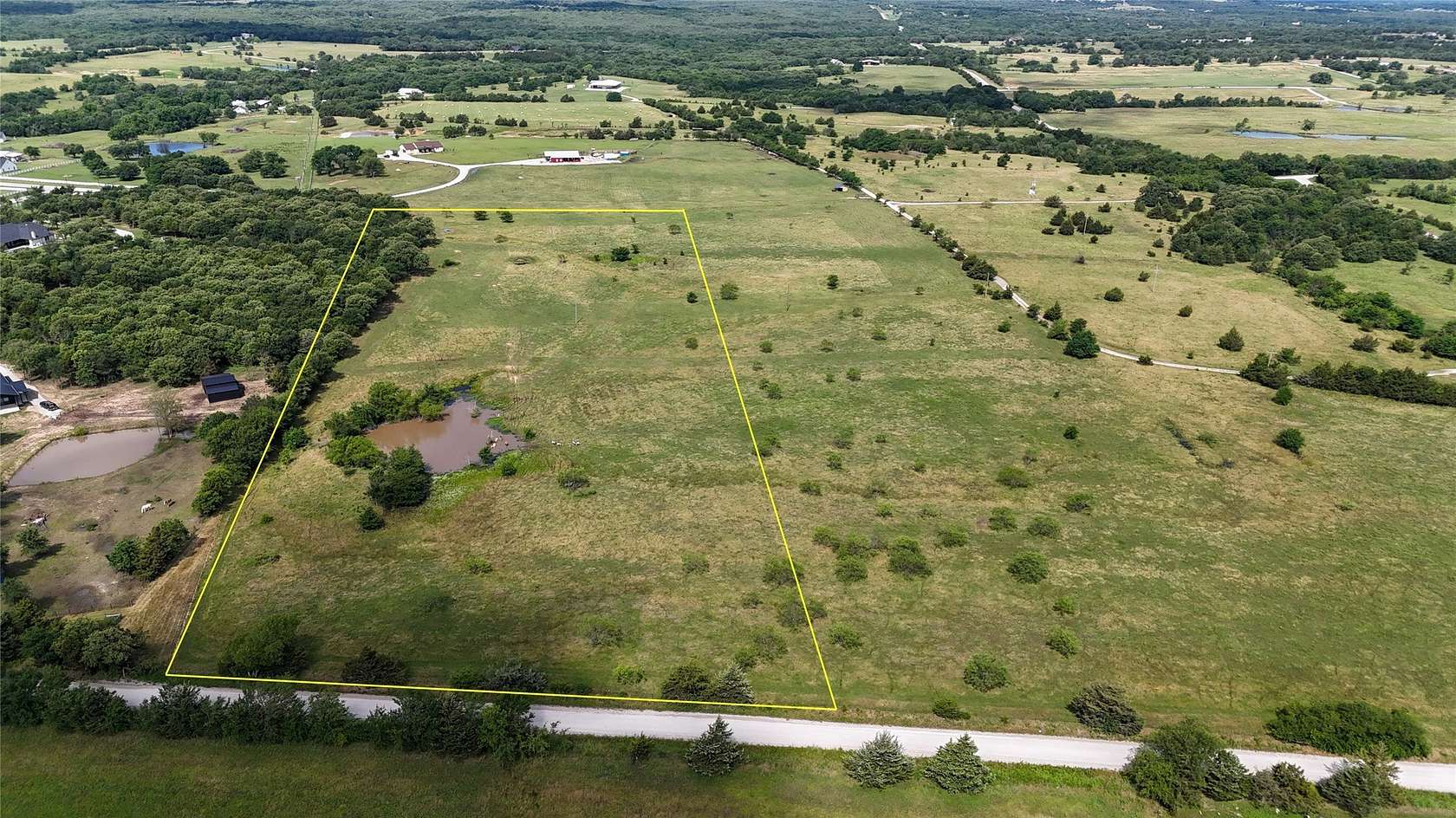 11.8 Acres of Land for Sale in Callisburg, Texas