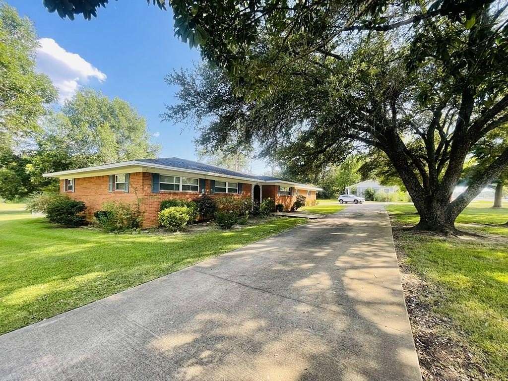 2.34 Acres of Land with Home for Sale in Garrison, Texas