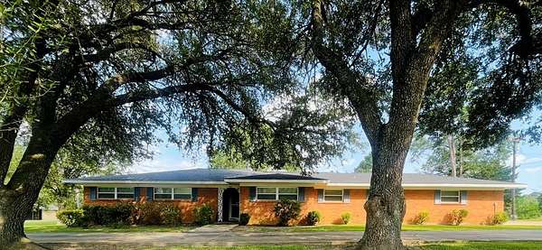 2.34 Acres of Residential Land with Home for Sale in Garrison, Texas