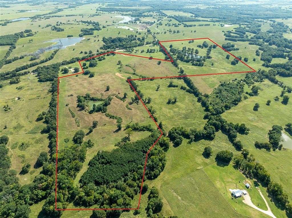 125 Acres of Recreational Land & Farm for Sale in Bagwell, Texas