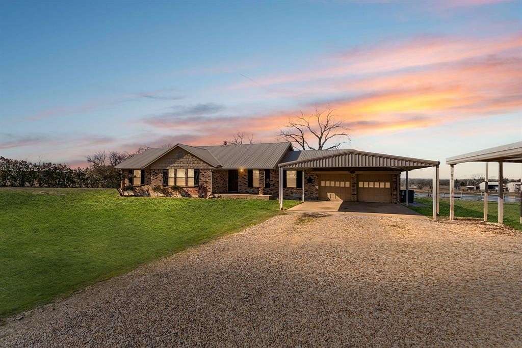 9.3 Acres of Land with Home for Sale in Blue Ridge, Texas