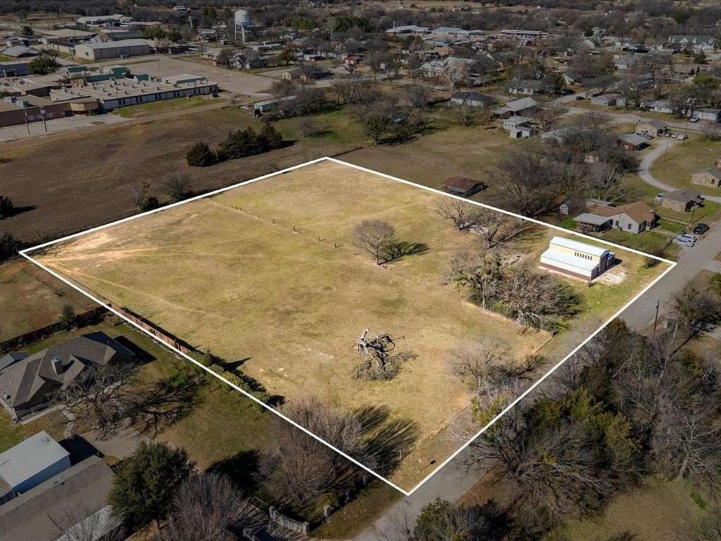 2.71 Acres of Land for Sale in Boyd, Texas