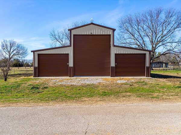 2.71 Acres of Residential Land for Sale in Boyd, Texas