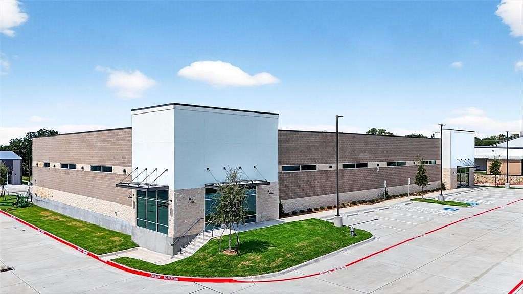 8 Acres of Commercial Land for Lease in Sherman, Texas