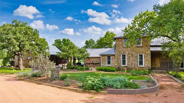309 Acres of Land for Sale in Talpa, Texas