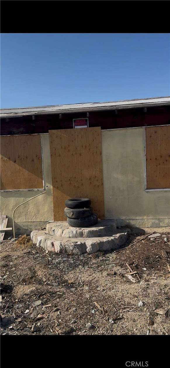 5 Acres of Improved Residential Land for Sale in Llano, California