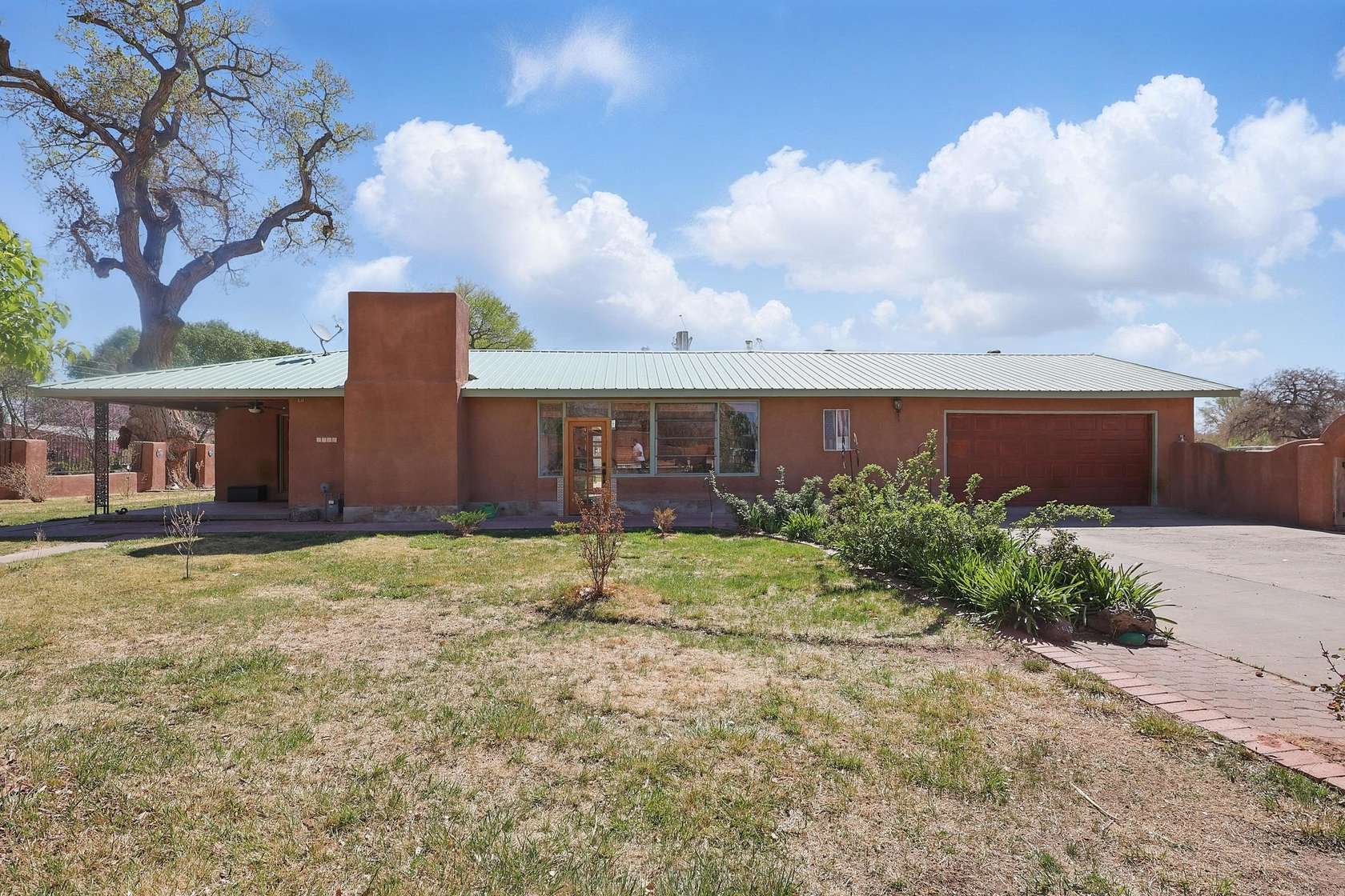 3.1 Acres of Land with Home for Sale in Albuquerque, New Mexico