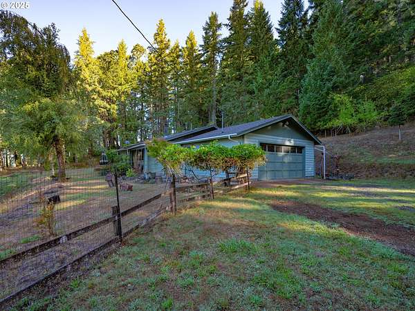 40.4 Acres of Land with Home for Sale in Eugene, Oregon