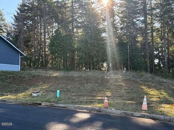 0.12 Acres of Residential Land for Sale in Newport, Oregon