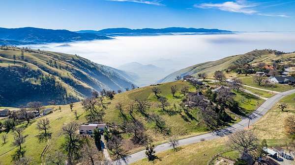 4.56 Acres of Residential Land for Sale in Tehachapi, California