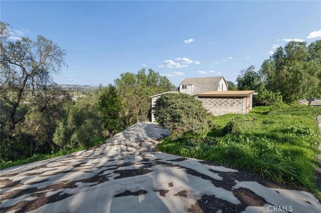 2 Acres of Residential Land with Home for Sale in Moorpark, California