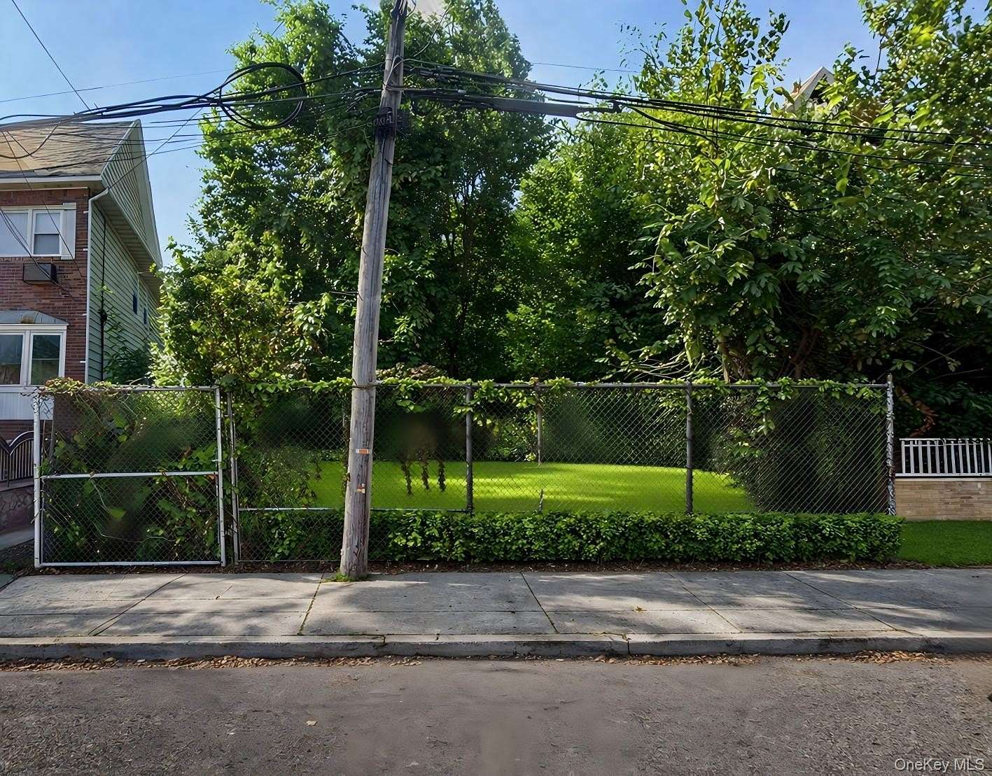 0.09 Acres of Residential Land for Sale in Maspeth, New York