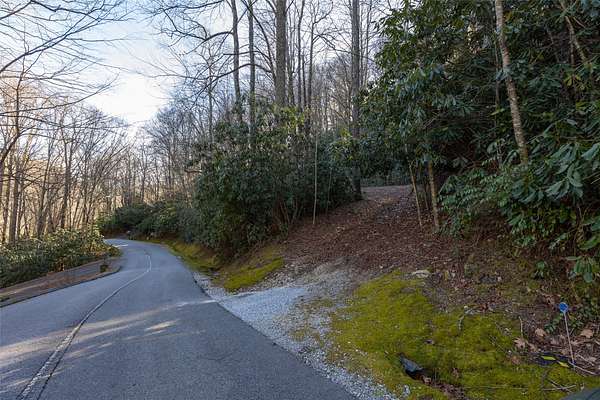 1.18 Acres of Land for Sale in Highlands, North Carolina