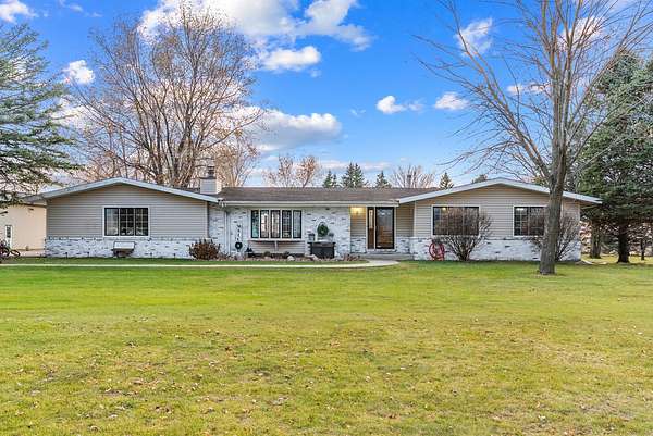 4.58 Acres of Residential Land with Home for Sale in Manhattan, Illinois