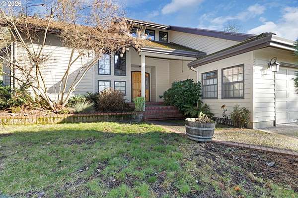 5 Acres of Land with Home for Sale in Roseburg, Oregon