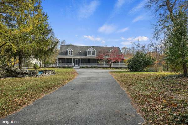 13.9 Acres of Land with Home for Sale in Hartly, Delaware