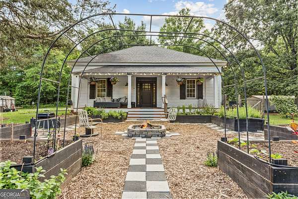 4.9 Acres of Residential Land with Home for Sale in Madison, Georgia