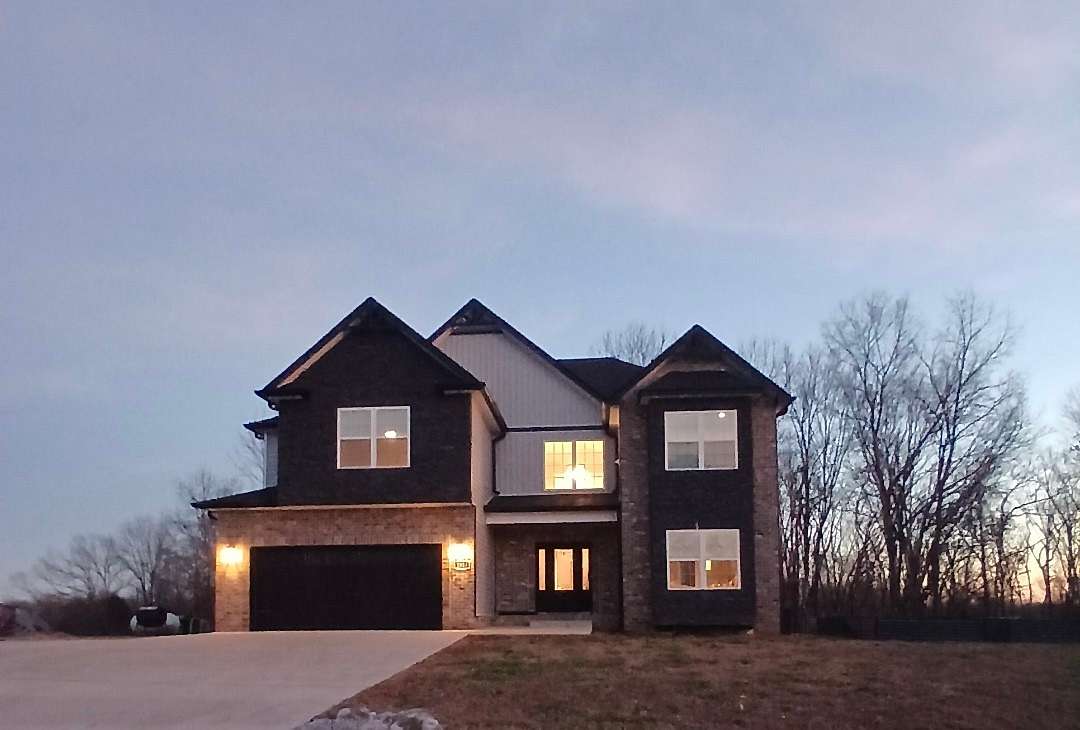 5.1 Acres of Residential Land with Home for Sale in Palmyra, Tennessee