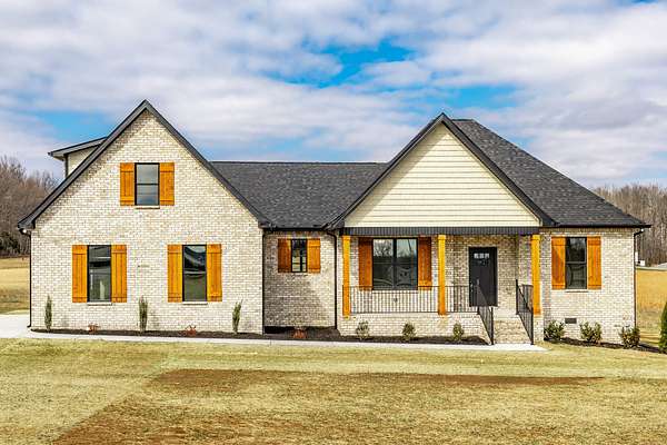 1.53 Acres of Land with Home for Sale in Portland, Tennessee