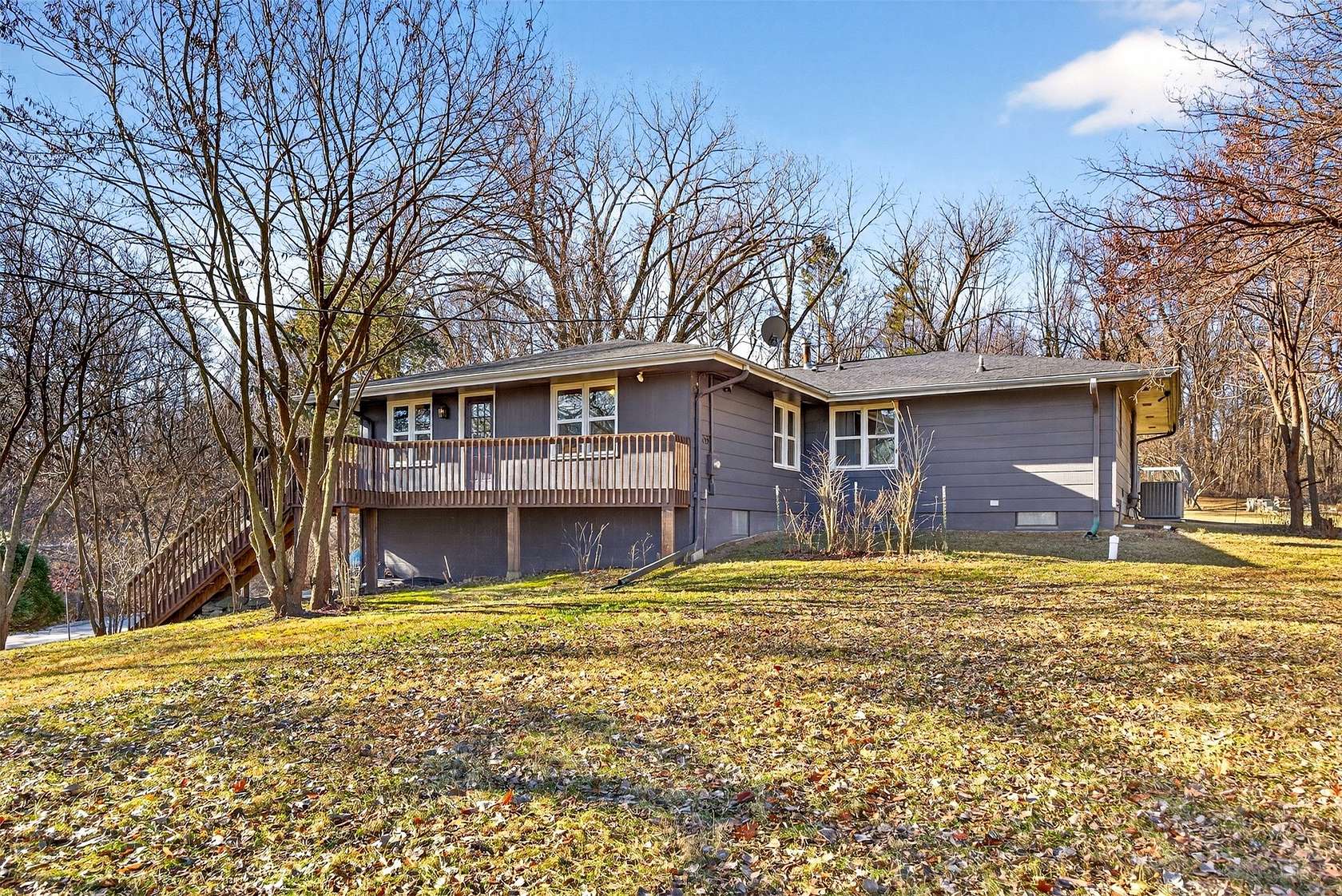 2.63 Acres of Residential Land with Home for Sale in Des Moines, Iowa