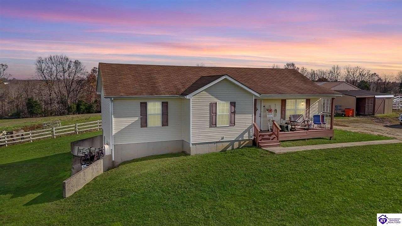 31 Acres of Land with Home for Sale in Eastview, Kentucky