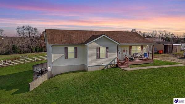 31 Acres of Land with Home for Sale in Eastview, Kentucky