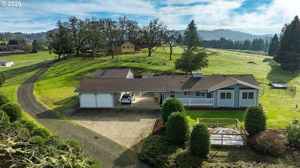 2 Acres of Residential Land with Home for Sale in Roseburg, Oregon