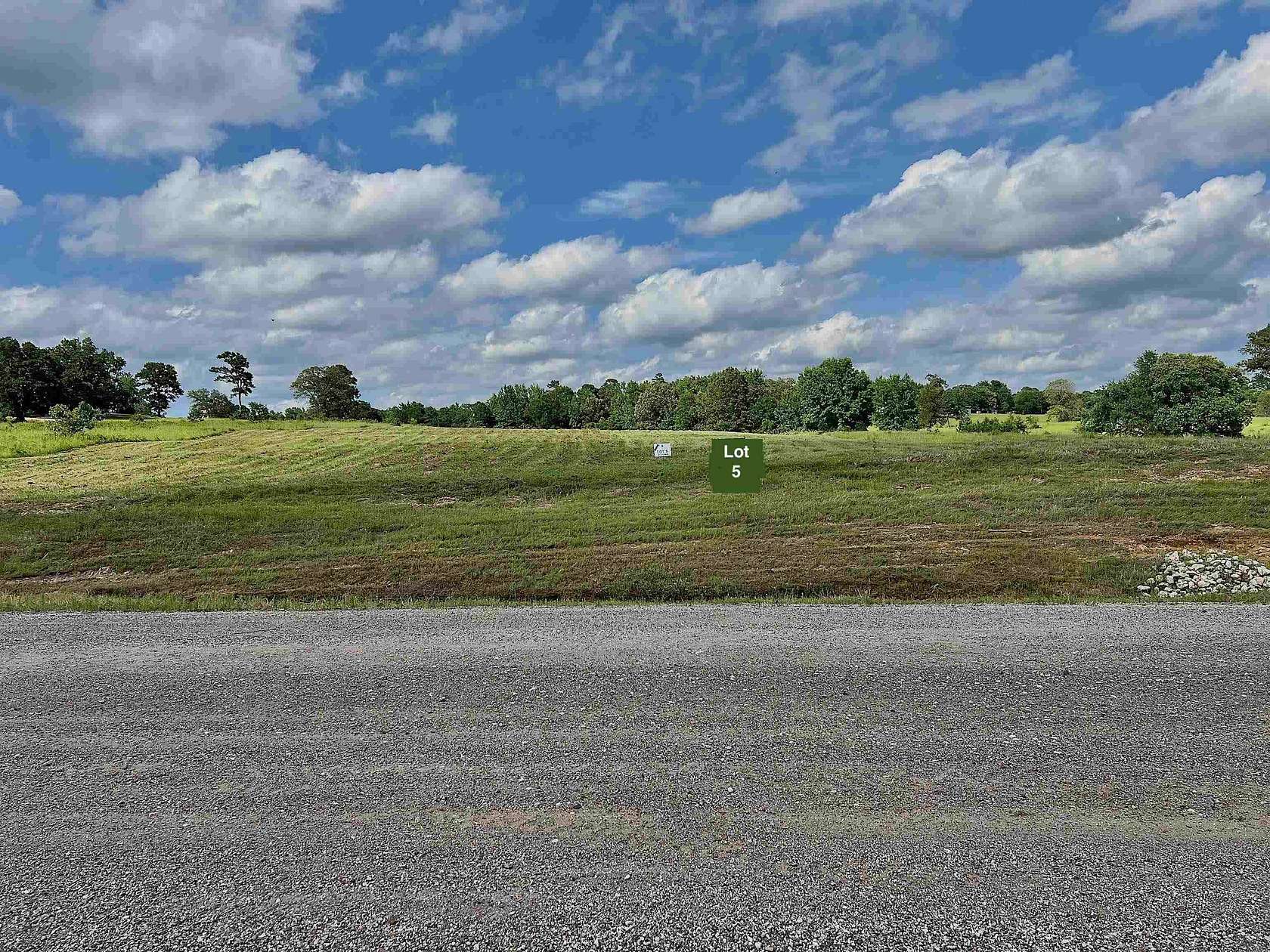 5 Acres of Residential Land for Sale in Big Sandy, Texas