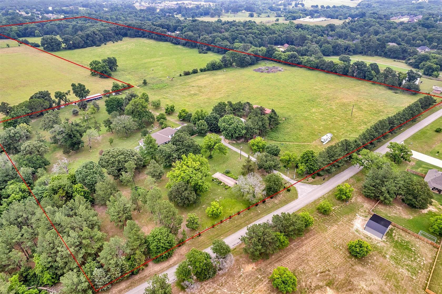 52 Acres of Recreational Land with Home for Sale in Tyler, Texas