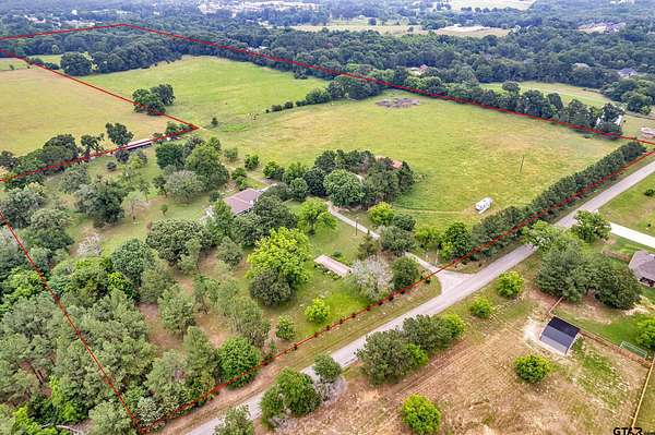 52 Acres of Recreational Land with Home for Sale in Tyler, Texas