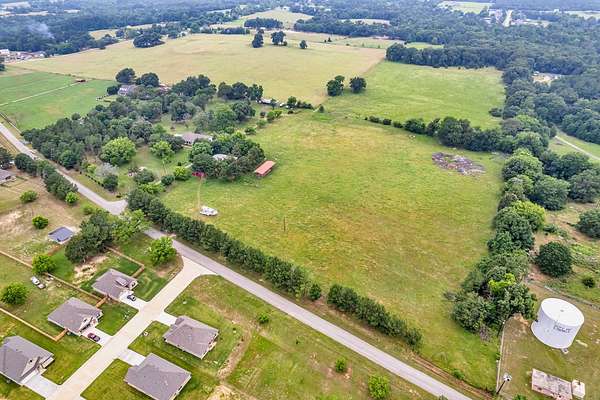 44 Acres of Recreational & Residential Land for Sale in Tyler, Texas