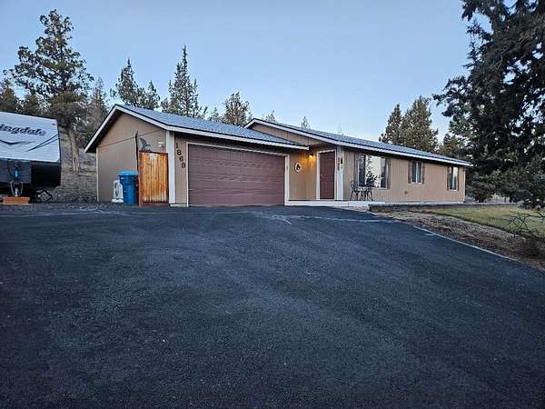 2 Acres of Residential Land with Home for Sale in Prineville, Oregon