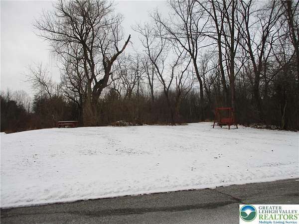 0.69 Acres of Residential Land for Sale in Pen Argyl, Pennsylvania