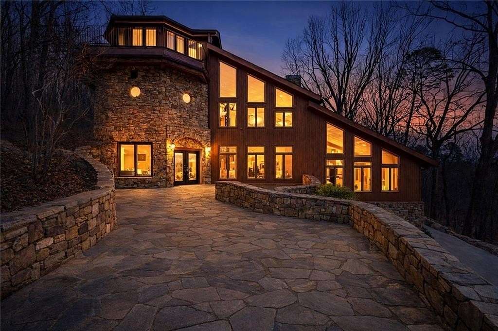 88.9 Acres of Recreational Land with Home for Sale in LaFayette, Georgia